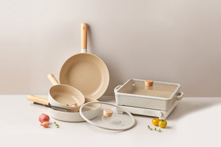 Sandy white frypan with wooden handle cookware set